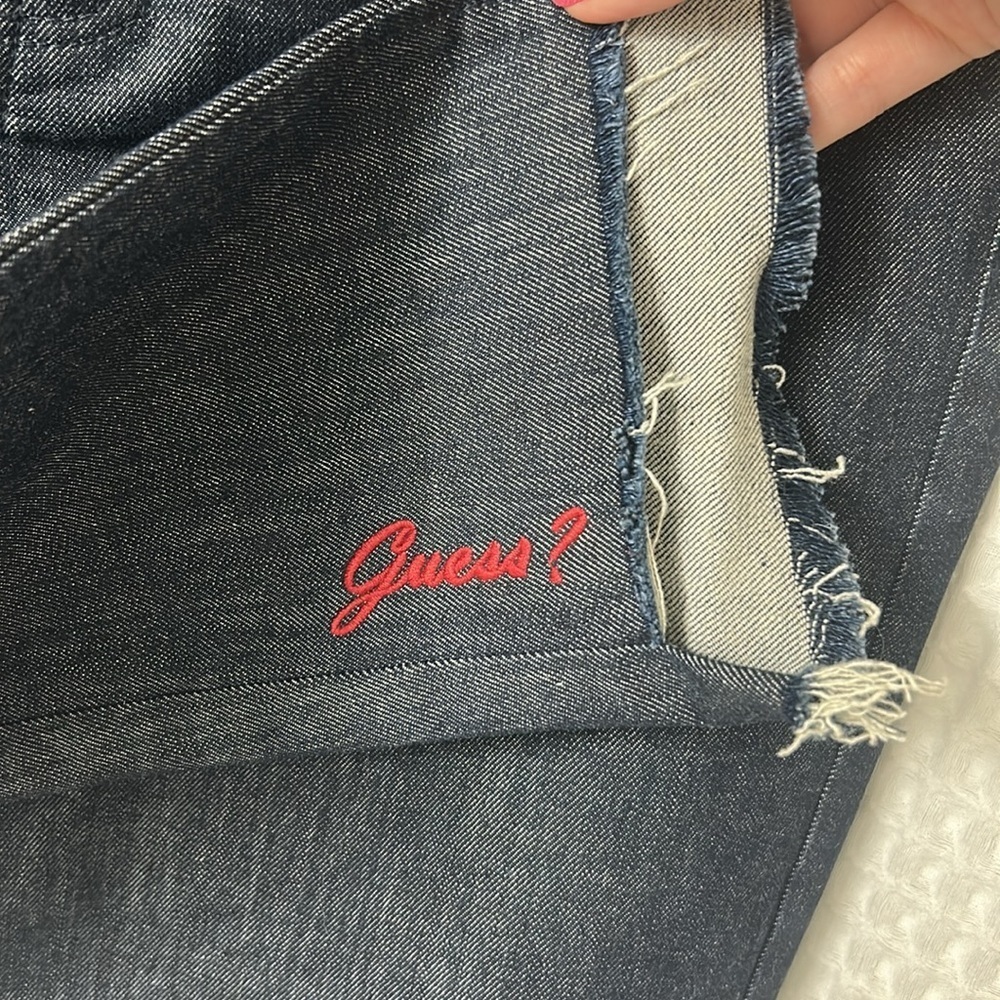 Guess Retro High Rise Embroidered Raw Hem Jeans Size 29 Denim - Picture 3 of 8